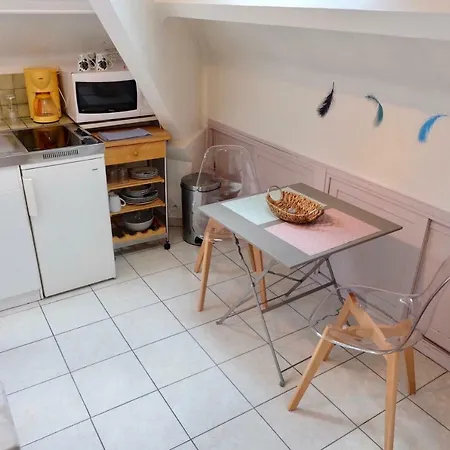 Confort, En Face Du Campus 1 Et Du Tramway